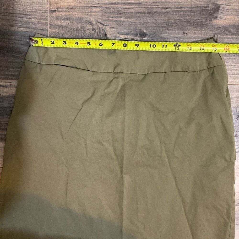Old Navy knee length olive green stretch skirt side zip hook and eye, size 8/m - Picture 7 of 8